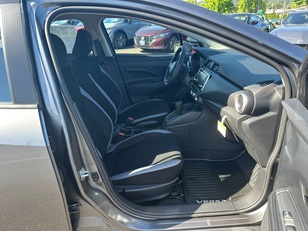 2025 Nissan Versa 1.6 S