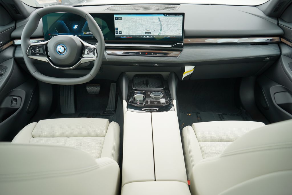 2024 BMW i5 eDrive40 13