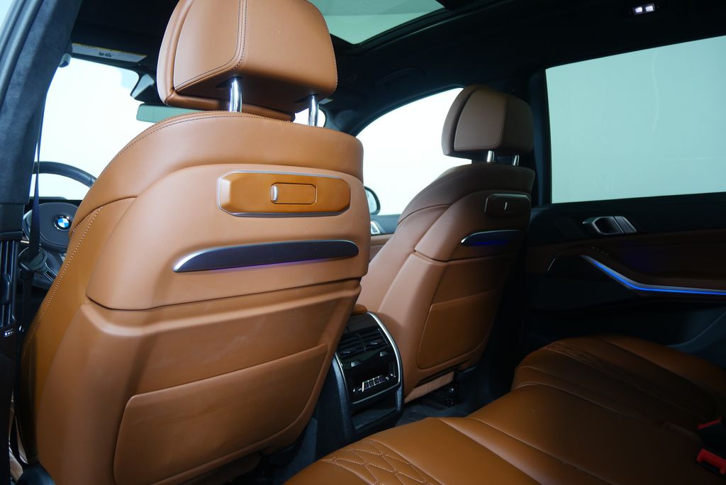 Thumbnail: 2025 BMW X7 - 21