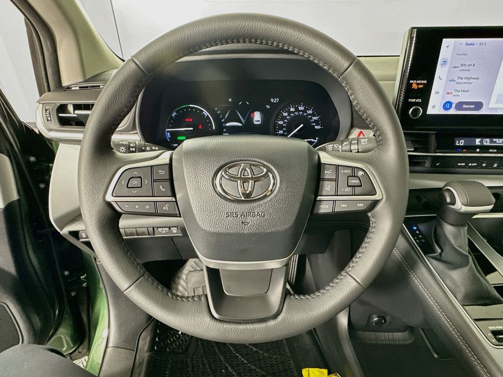 Thumbnail: 2026 Toyota Sienna - 11