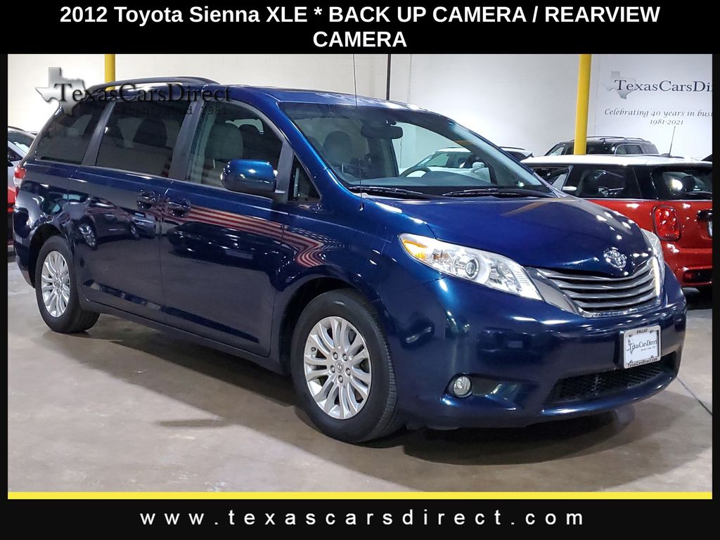 2012 Toyota Sienna XLE 3