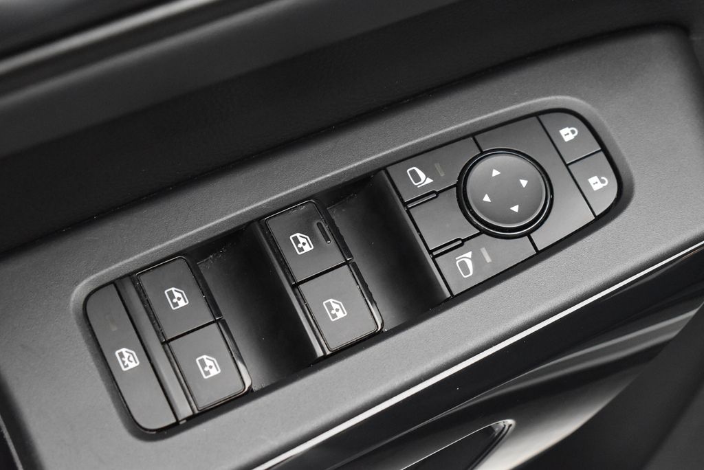 Thumbnail: 2023 Nissan Pathfinder - 11