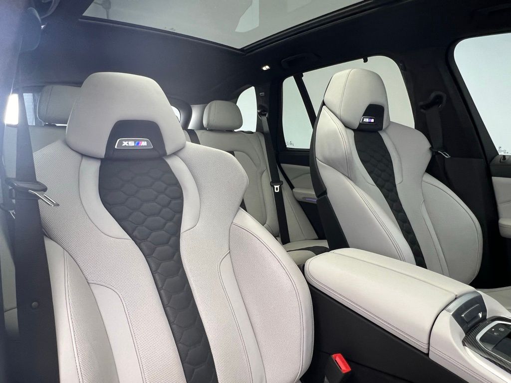 2023 BMW X5 M 8