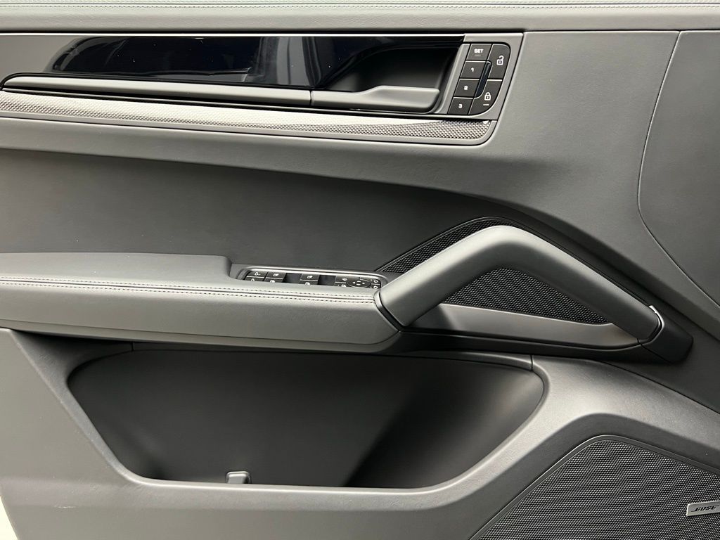 Thumbnail: 2026 Porsche Cayenne - 19