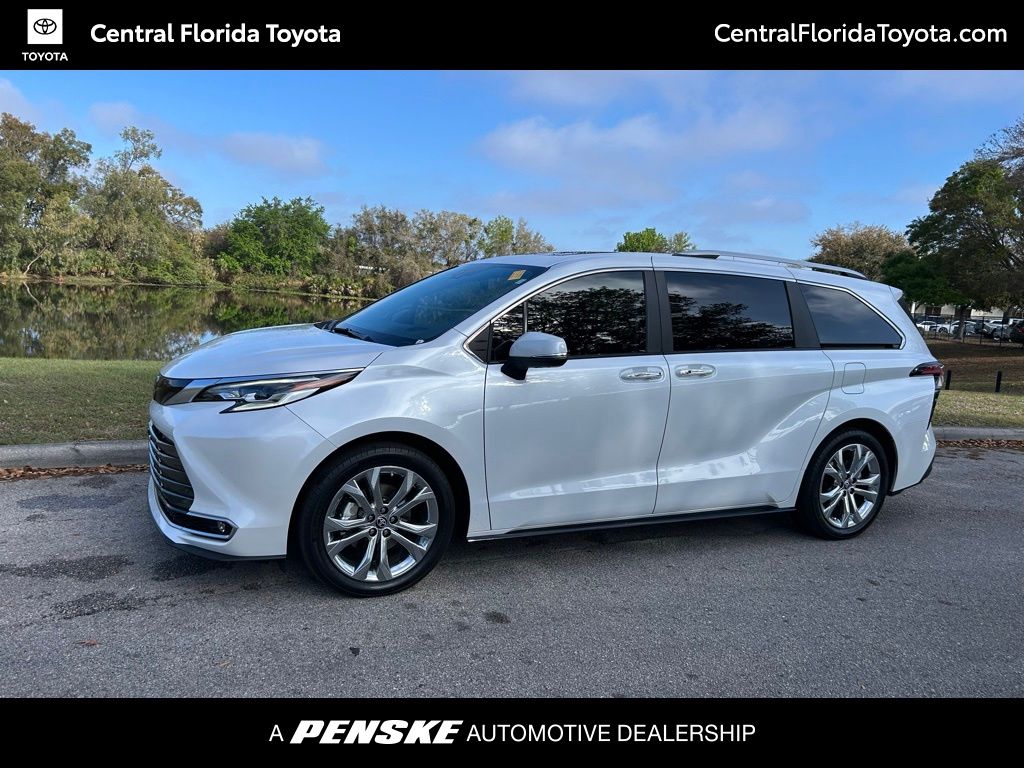 Thumbnail: 2023 Toyota Sienna - 1