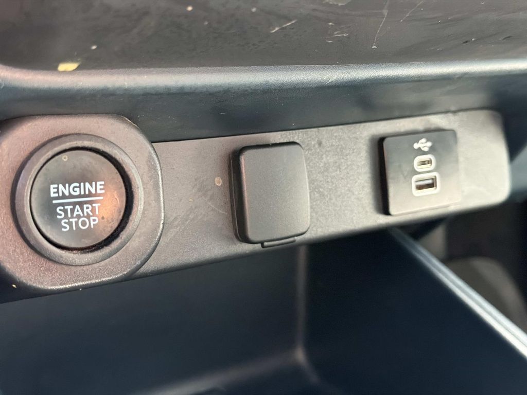 Used 2025 Ford Maverick XLT 4D Crew Cab