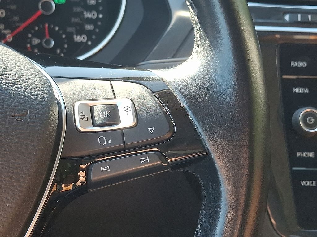Thumbnail: 2018 Volkswagen Tiguan - 22