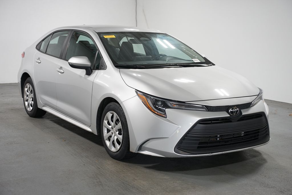 Thumbnail: 2024 Toyota Corolla - 3