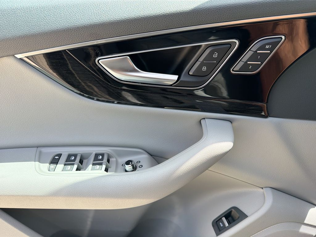 Thumbnail: 2017 Audi Q7 - 29