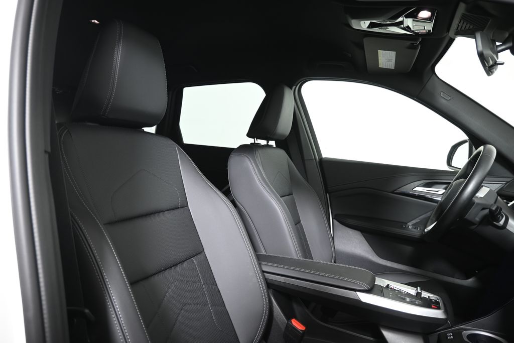 Thumbnail: 2023 BMW X1 - 32