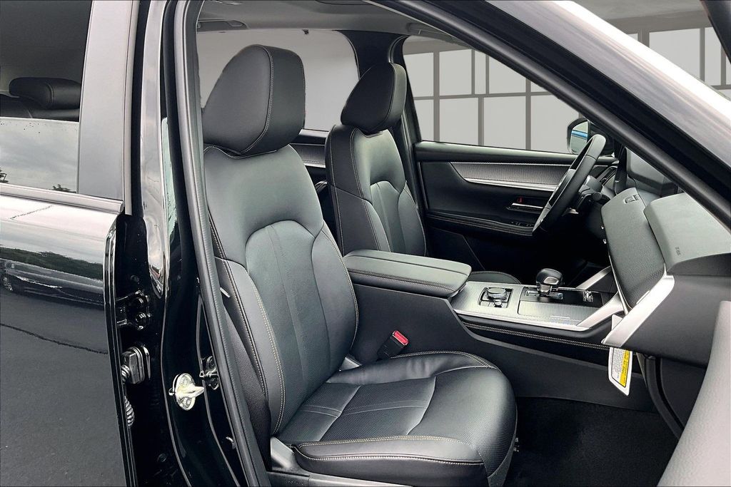 New 2026 Mazda CX-70 SUV