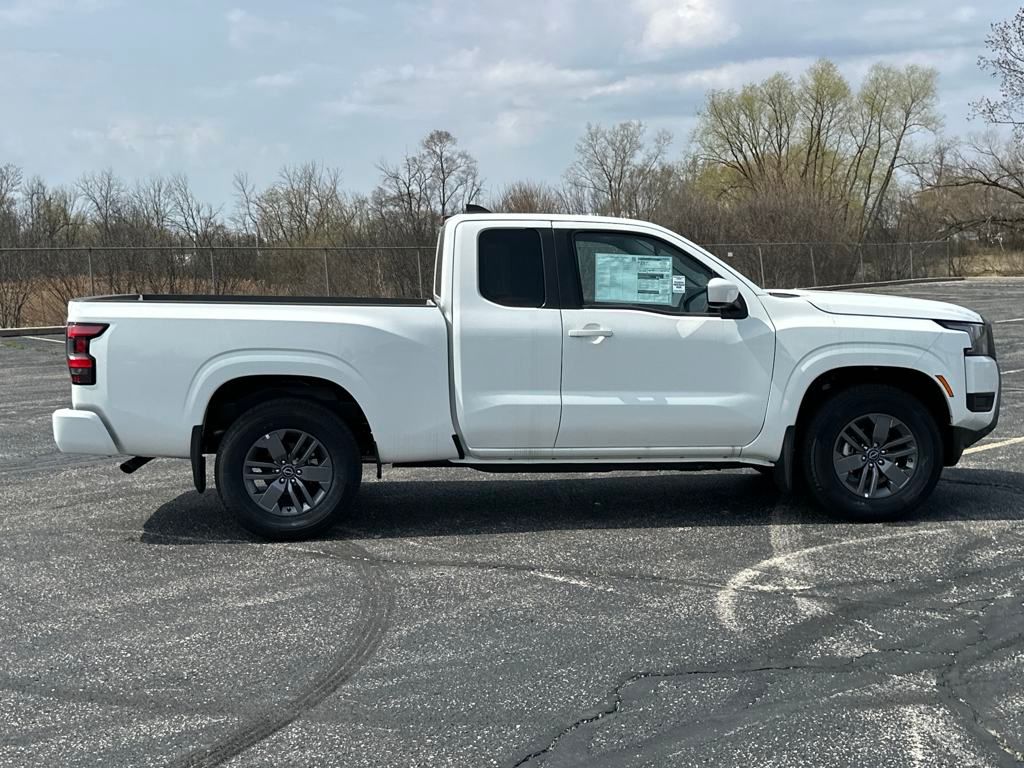 2025 Nissan Frontier SV photo