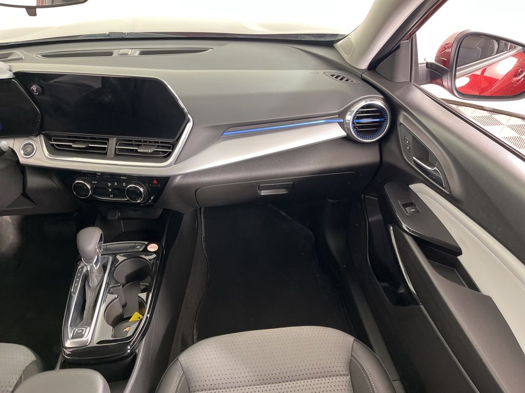2024 Chevrolet Trax LT 17