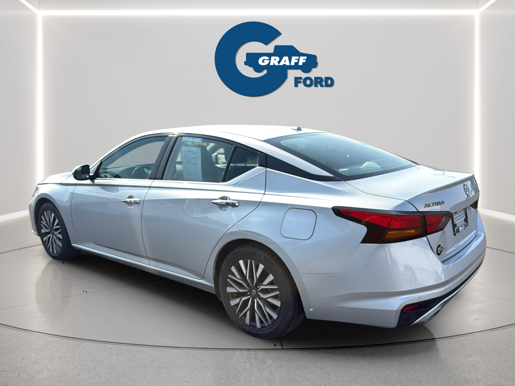 Used 2024 Nissan Altima Sedan
