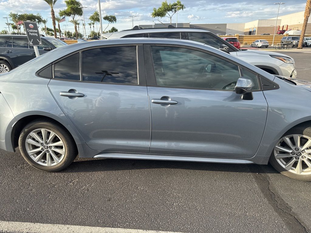 Thumbnail: 2023 Toyota Corolla - 4