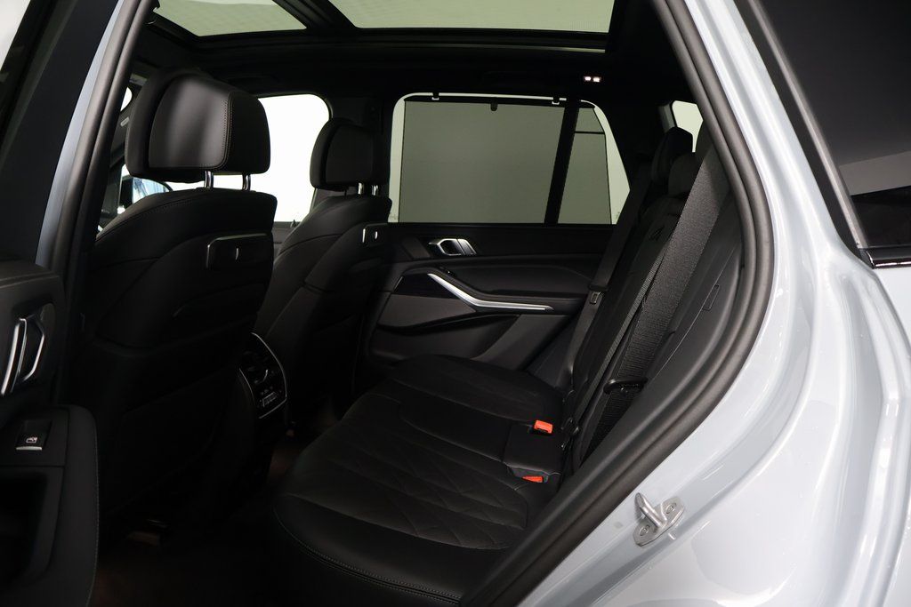 Thumbnail: 2026 BMW X5 - 6