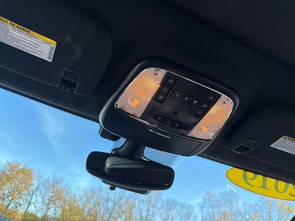 Thumbnail: 2019 Jeep Grand Cherokee - 14