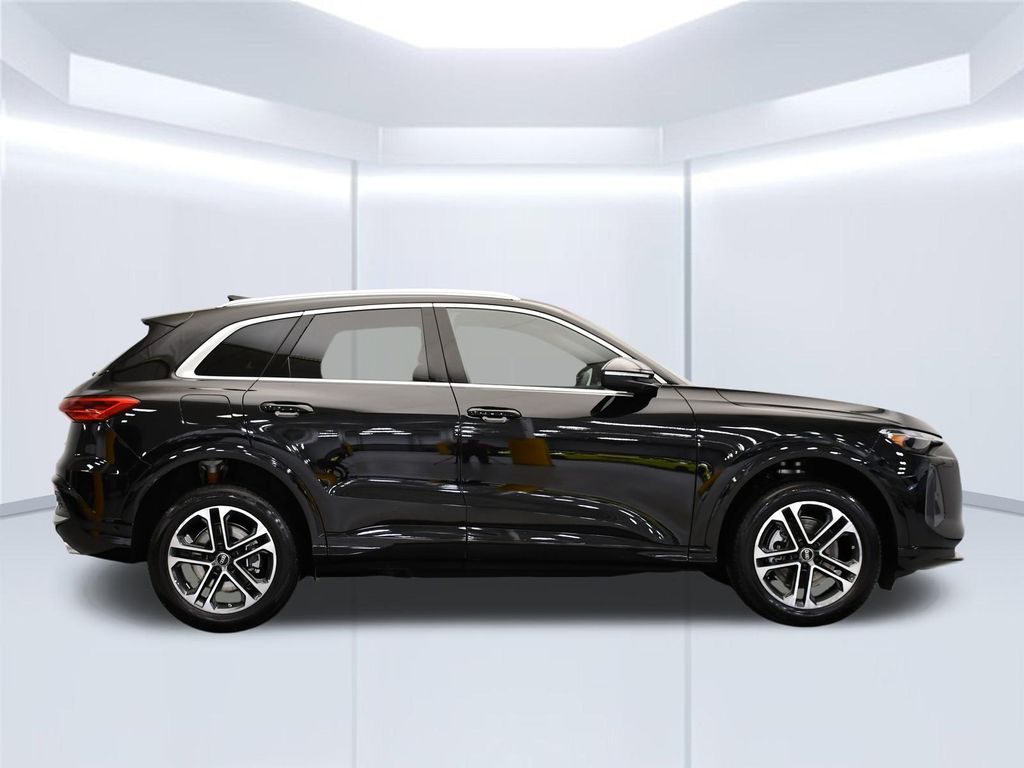 Thumbnail: 2025 Audi Q5 - 6