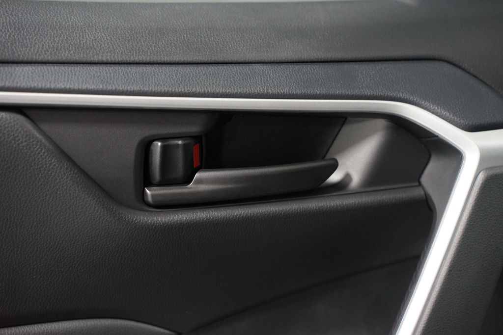 Thumbnail: 2025 Toyota RAV4 - 30