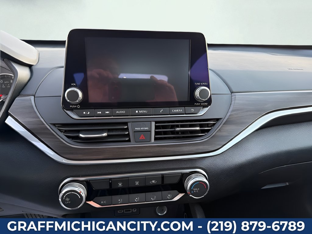 Used 2024 Nissan Altima Sedan