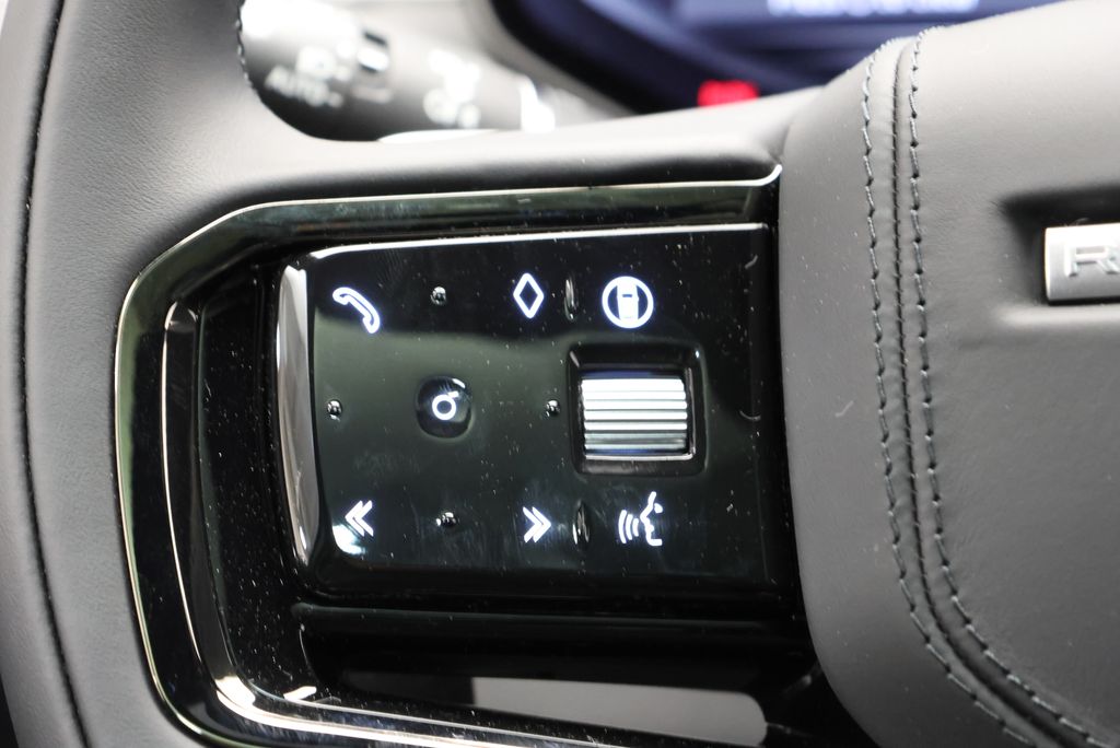 Thumbnail: 2026 Land Rover Range Rover Sport - 18