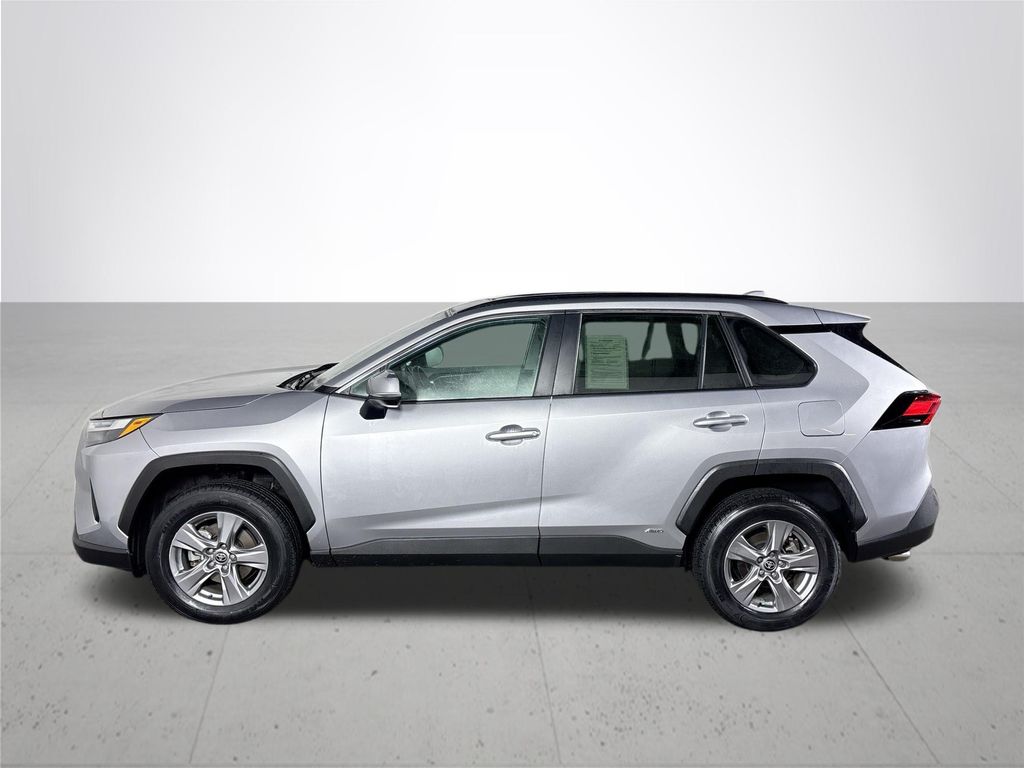 2022 Toyota RAV4 Hybrid XLE