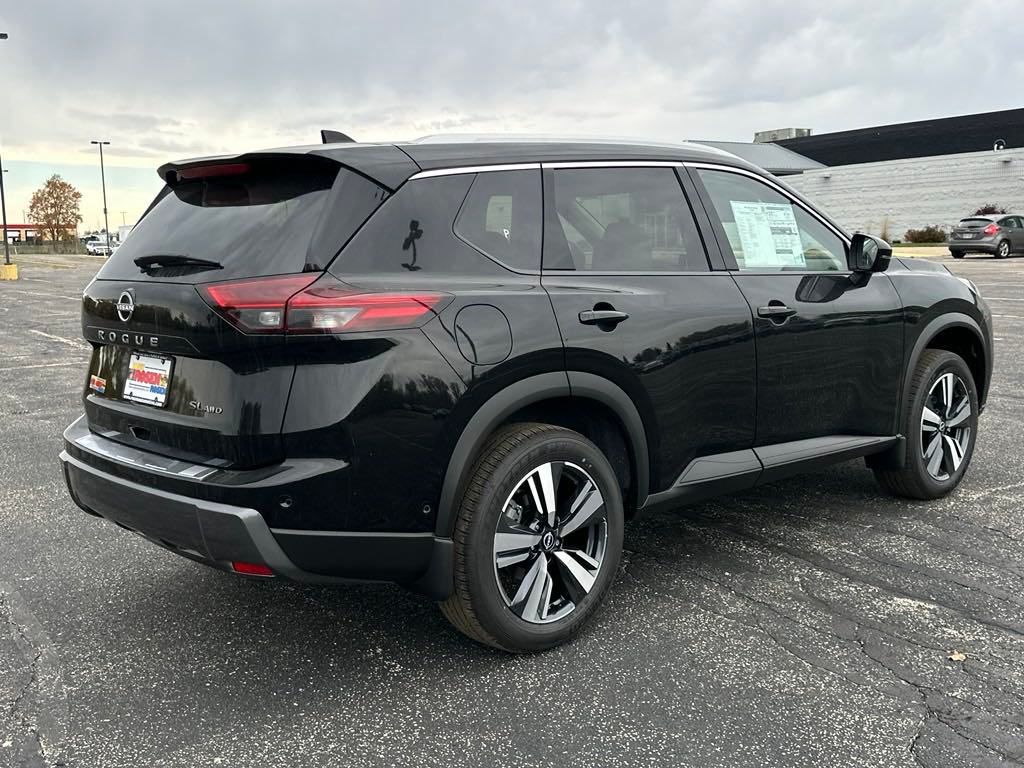 2025 Nissan Rogue SL photo