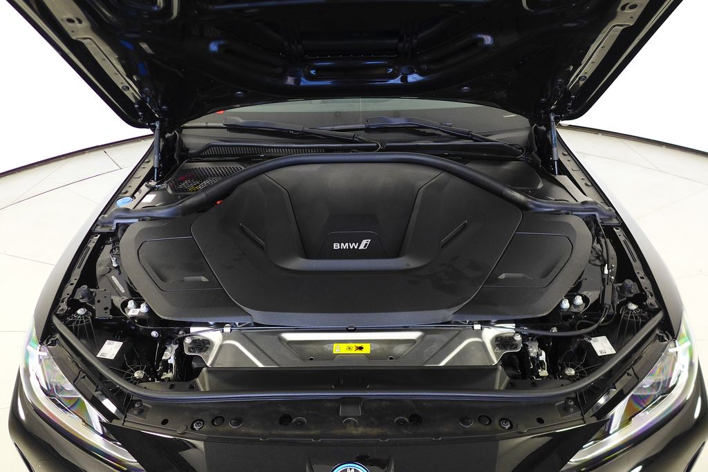 Thumbnail: 2025 BMW i4 - 6