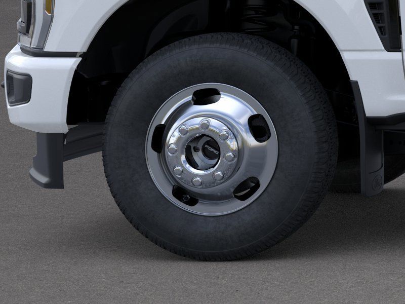 New 2026 Oxford White Ford F-350® XL image 19