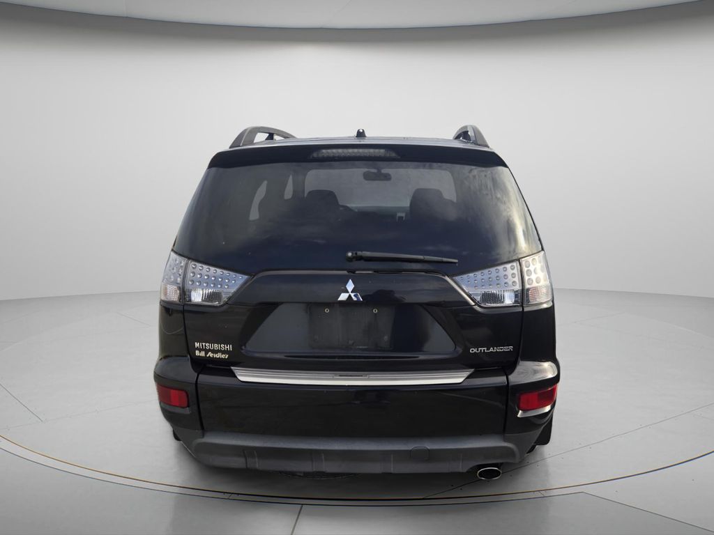 2010 Mitsubishi Outlander - $2,995