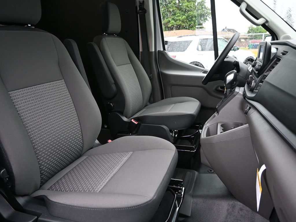 2025 Ford Transit 250