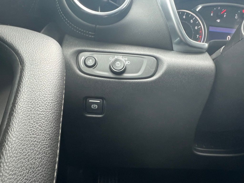 Thumbnail: 2023 Chevrolet Blazer - 17