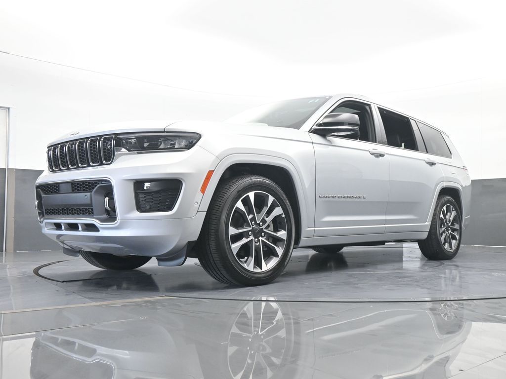 Used 2024 Silver Zynith Jeep Overland image 67