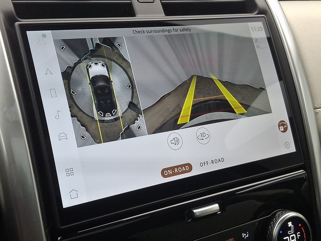 Thumbnail: 2026 Land Rover Discovery - 16