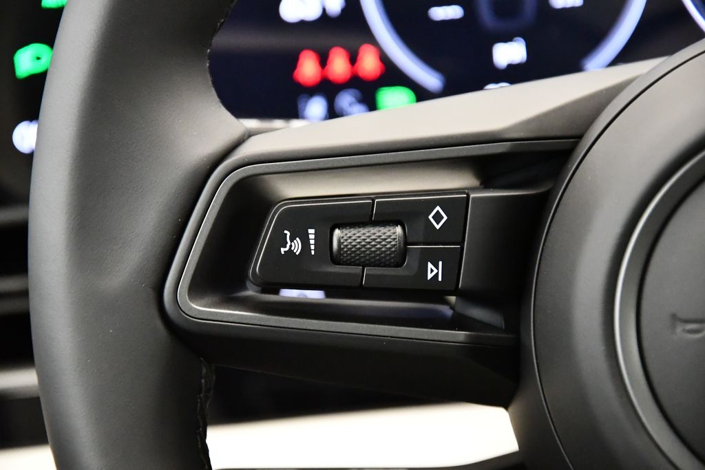 Thumbnail: 2025 Porsche Taycan - 23