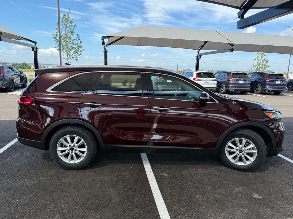 Thumbnail: 2019 Kia Sorento - 4