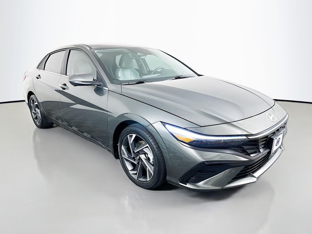 Thumbnail: 2024 Hyundai Elantra - 3