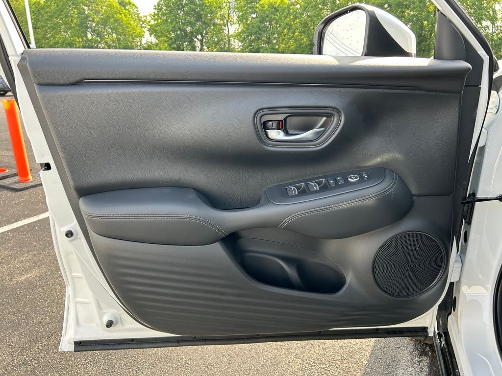 Thumbnail: 2027 Honda HR-V - 18