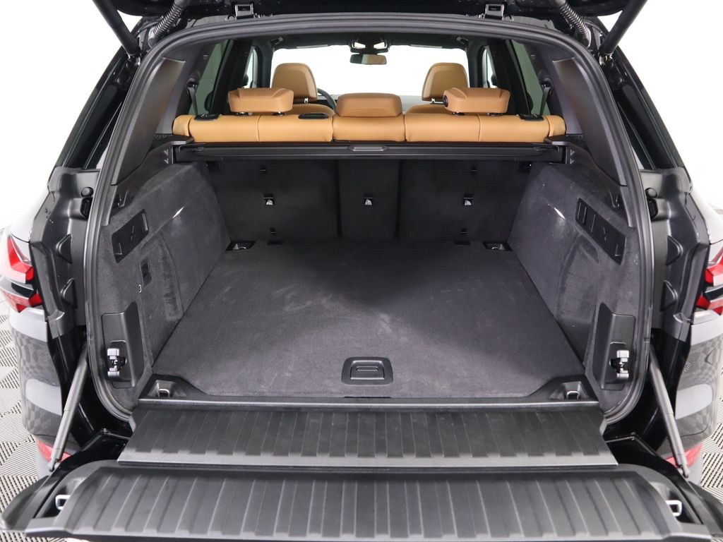 Thumbnail: 2026 BMW X5 - 30