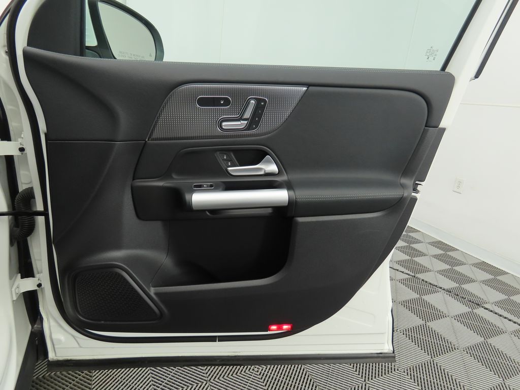 Thumbnail: 2023 Mercedes-Benz GLA - 25