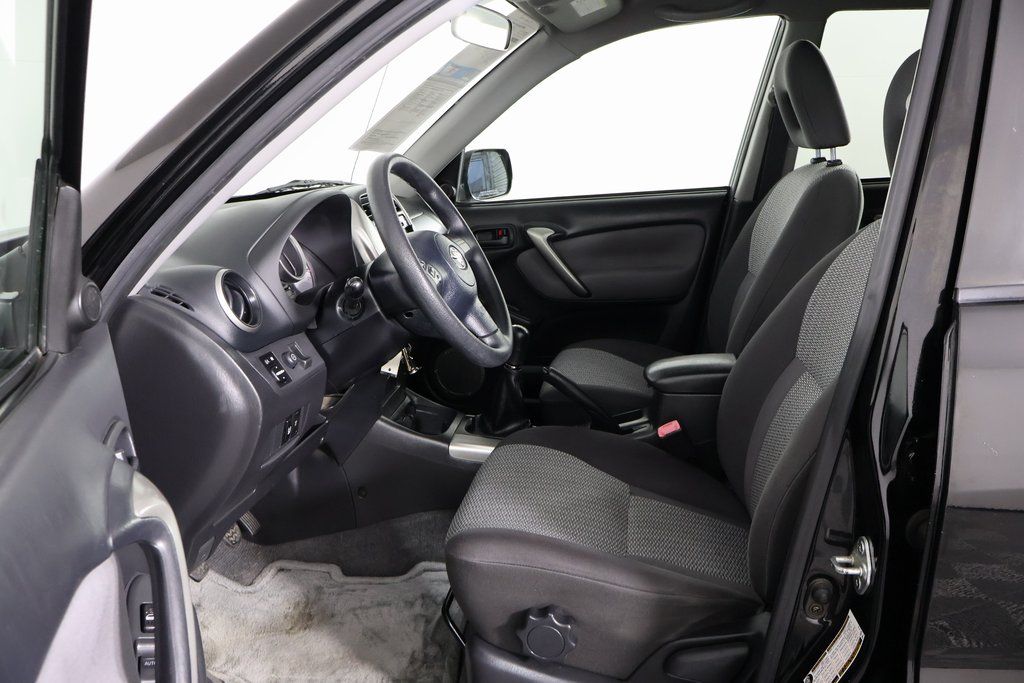 Thumbnail: 2005 Toyota RAV4 - 10