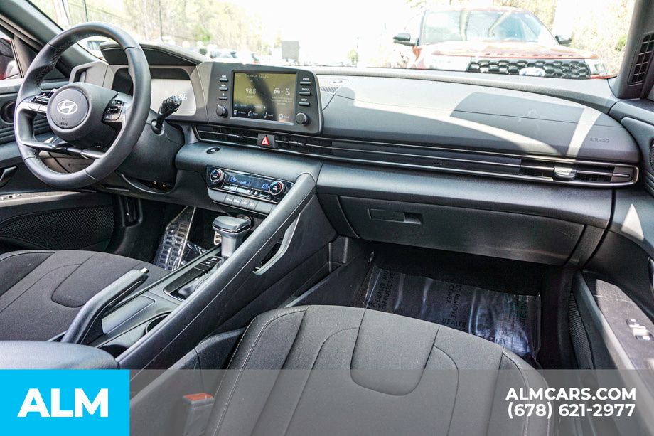 2025 Hyundai Elantra SEL - Photo 24