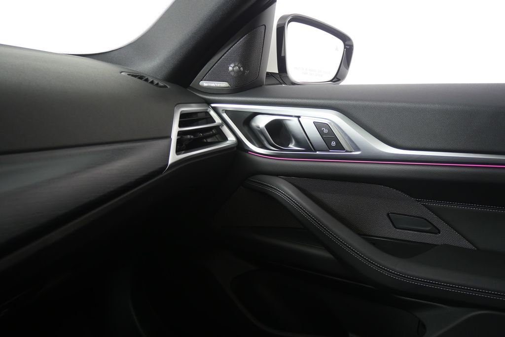 Thumbnail: 2025 BMW 4 Series - 31