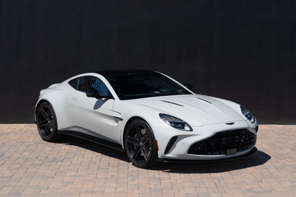/2025 Aston-Martin Vantage