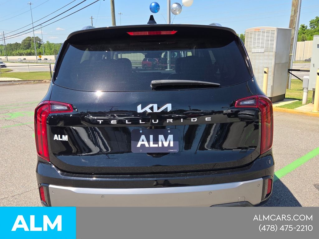 Used 2025 Black Kia S image 15
