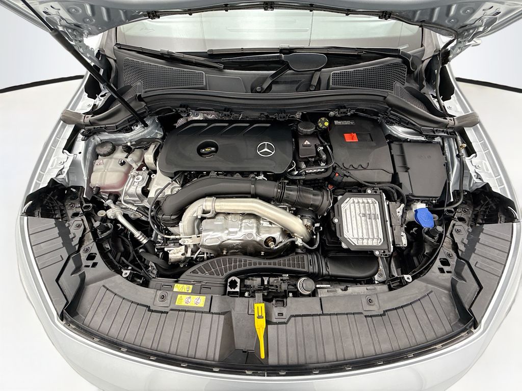 Used 2025 Silver Mercedes-Benz GLA 250 image 29