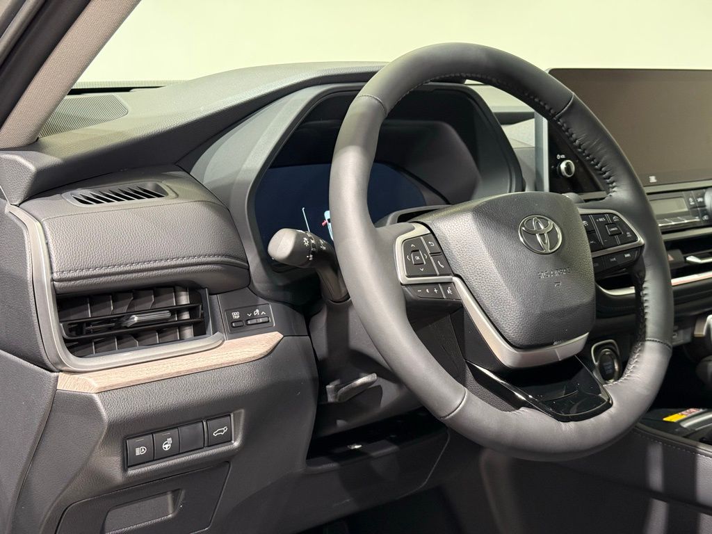 Thumbnail: 2026 Toyota Grand Highlander - 17