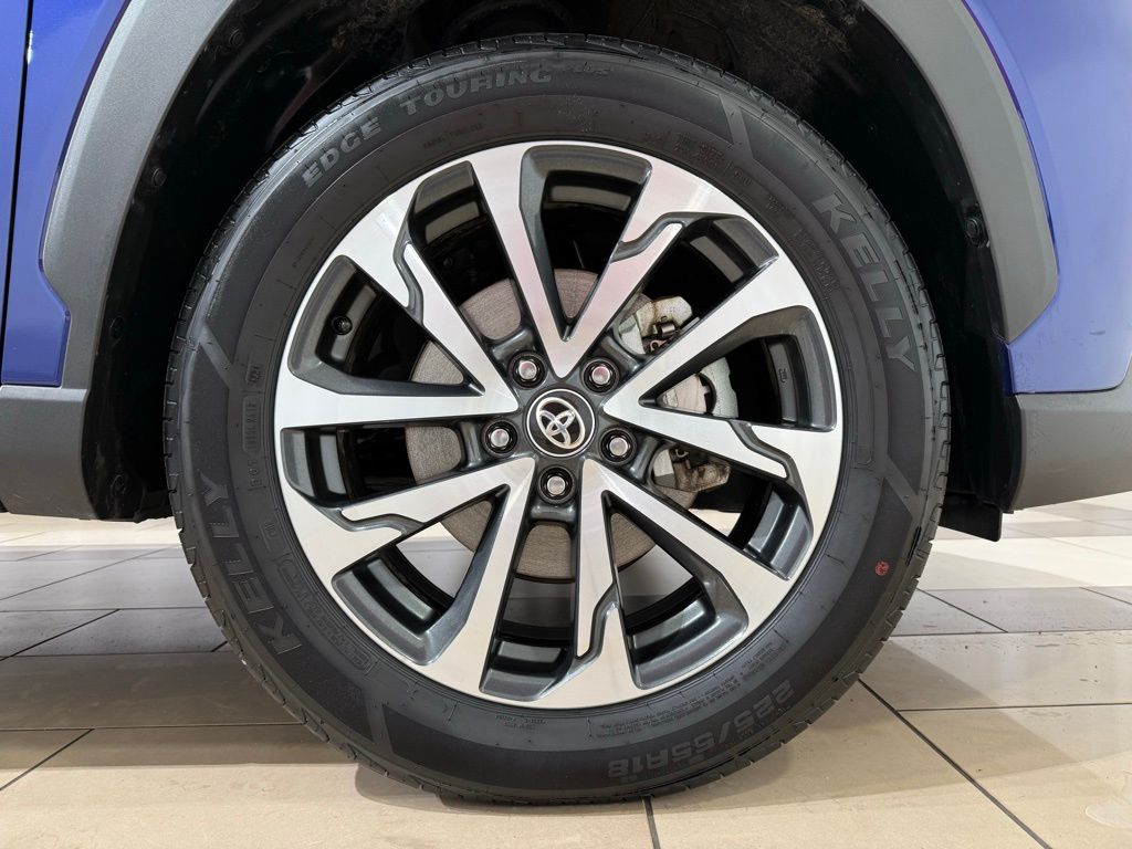 Thumbnail: 2025 Toyota Corolla Cross - 9