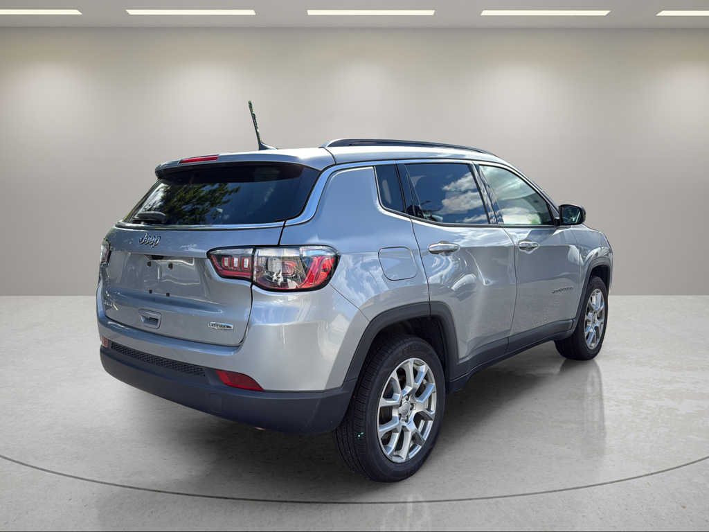 2022 Jeep Compass Latitude Lux - 5
