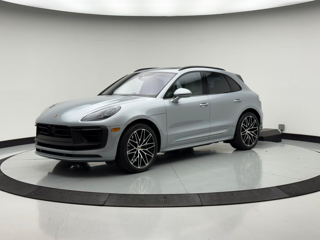 Thumbnail: 2024 Porsche Macan - 1